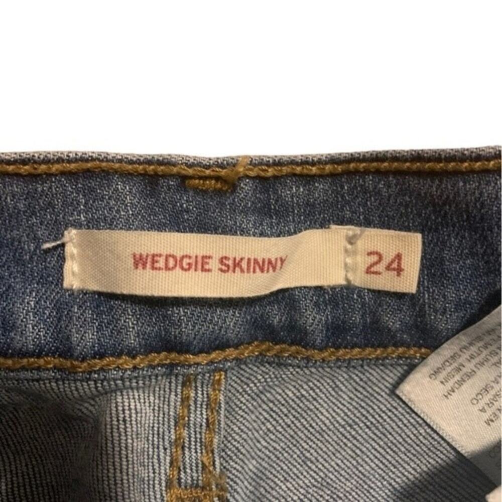 Levi's Wedgie Skinny Jeans Distressed Light Wash Size 24 - Picture 6 of 10